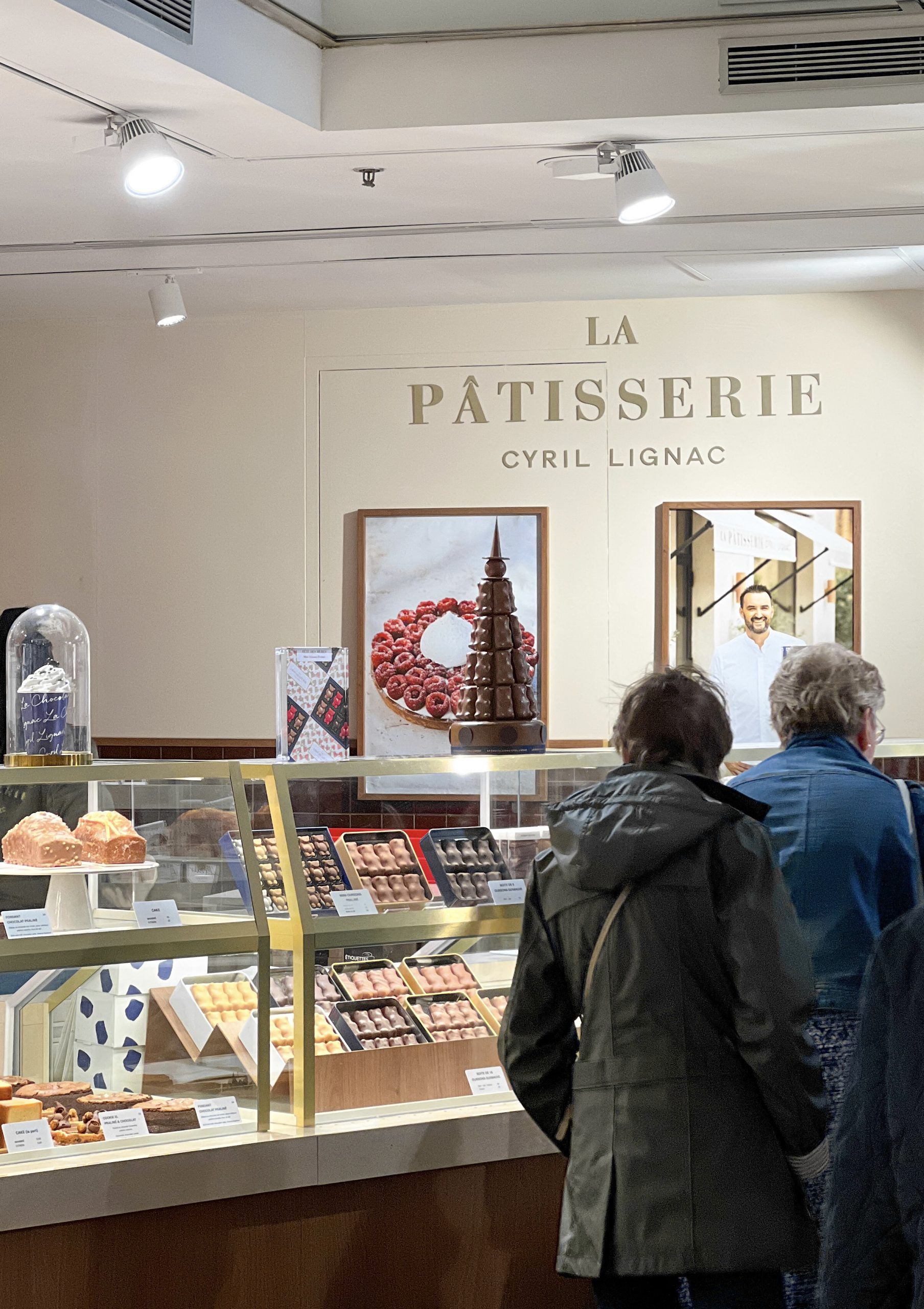 Dessiner le corner pérenne de Cyril Lignac aux Galeries Lafayette